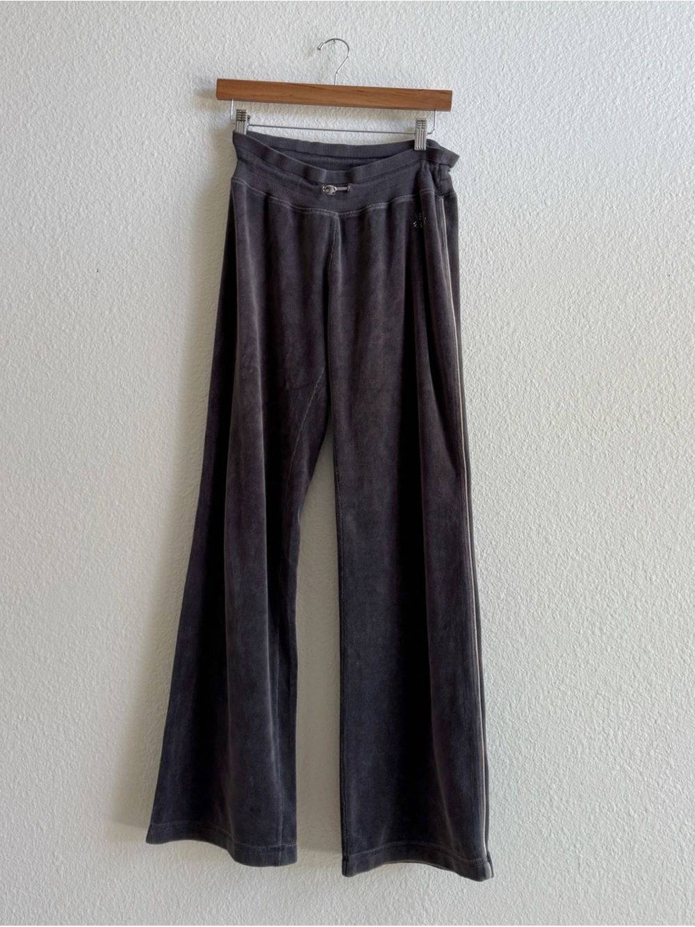 BEBE Y2K Wide Leg Velour Pants in Charcoal